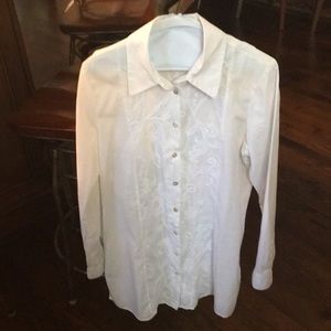 Vintage Chicos 100% cotton embroidered long button down. Size 1. Excellent!